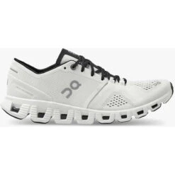 On Running Women's Cloud X 11 On Running Women's Cloud X -Outdoor Sports Store cloud x 2 fw20 white black w g1